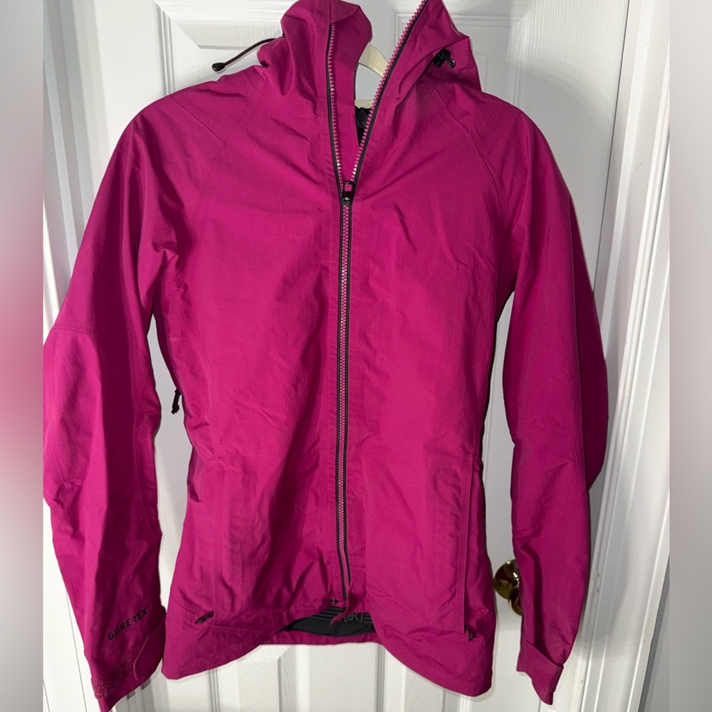 Burton Gore-Tex snowboard/ Ski Jacket